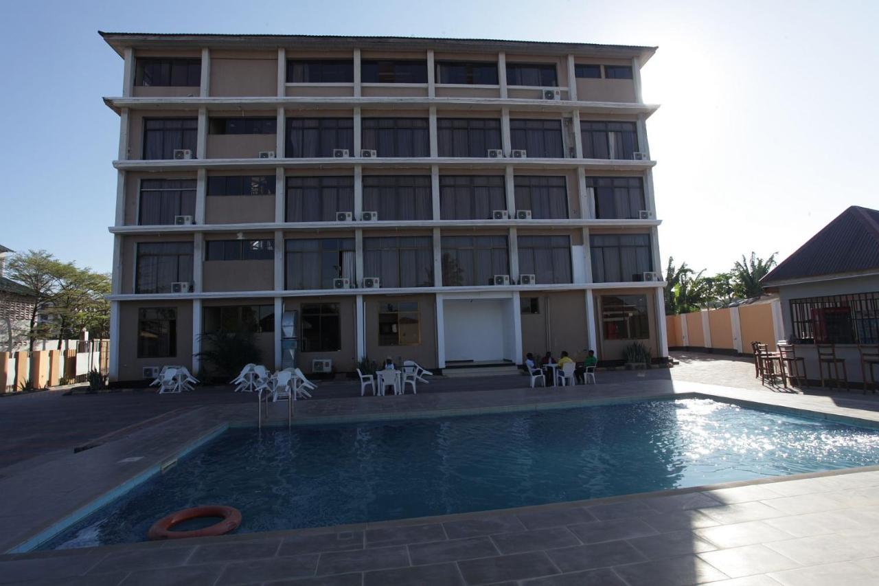 Hotreef Airport Hotel Dar es Salaam Exterior photo